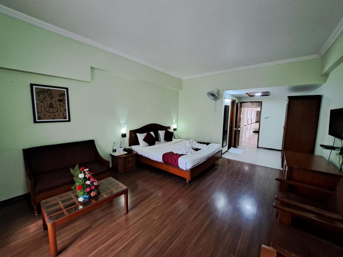 Hotel Preethi Classic Towers Ooty Eksteriør billede